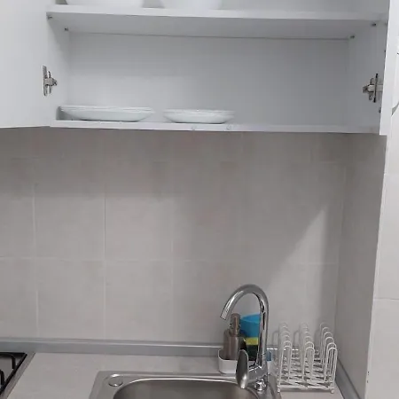 Simon's Place Apartment *