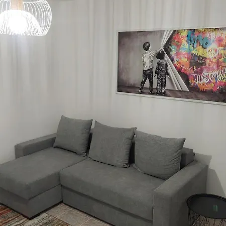 Simon's Place Apartment *
